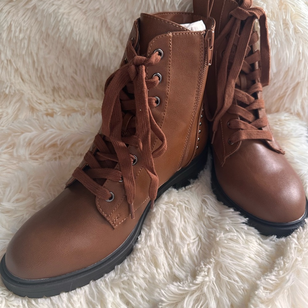 Lexi & Abbie Womens Ankle tan boots size 8